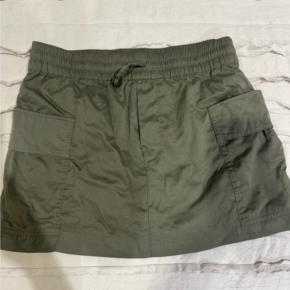 Khaki green nylon cargo mini skirt Zara #miniskirt